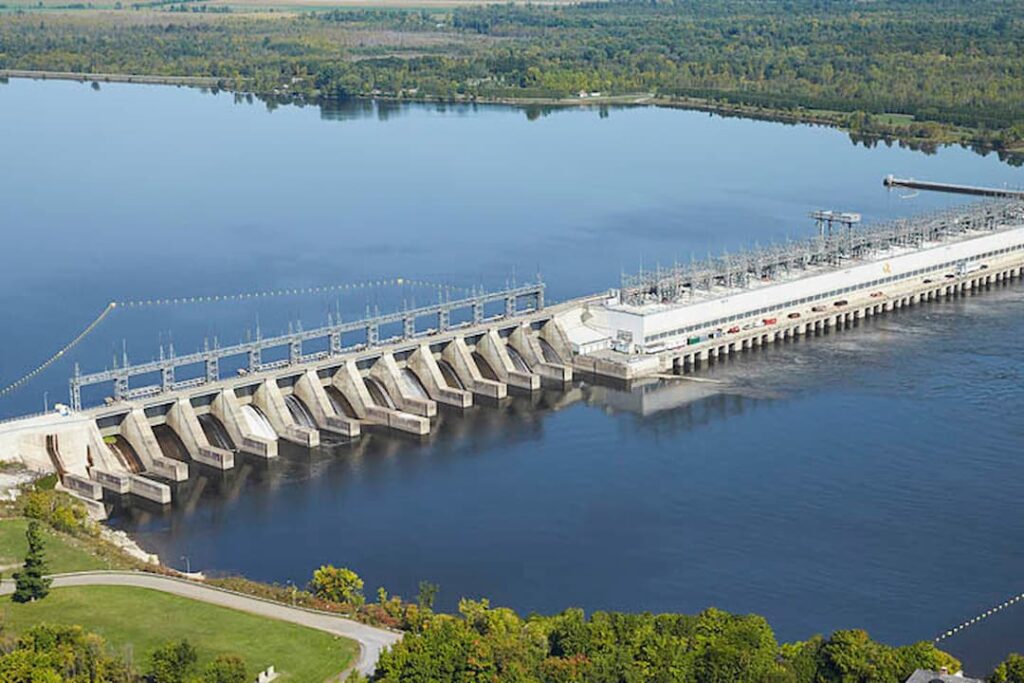 Carillon Dam